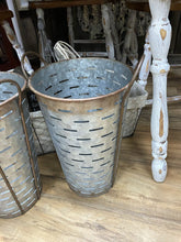 Load image into Gallery viewer, Rudtic Farmhouse Galvanized Bucket
