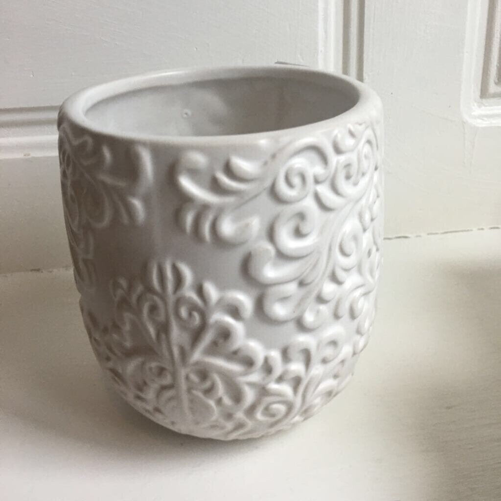 5 inch white swirl pot or vase