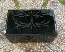 Load image into Gallery viewer, 7217 Venetian Black Bevel Mirror Lidded Jewel Box, 6.5 x 4 x 2.75
