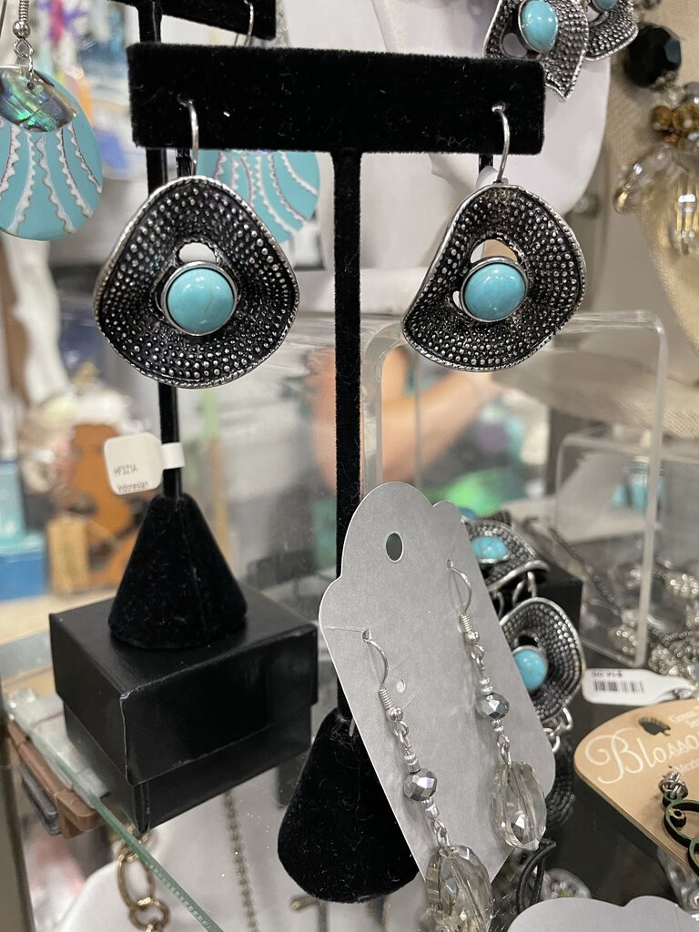 12835 Silver/Turquoise Dangle Earrings