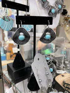 12835 Silver/Turquoise Dangle Earrings