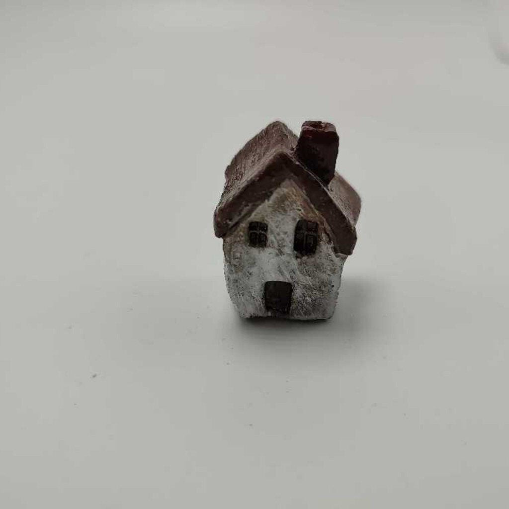 White Rustic Miniature Cottage w Chimney .75