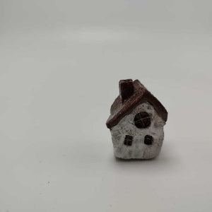 White Rustic Miniature Cottage w Chimney .75"x1"