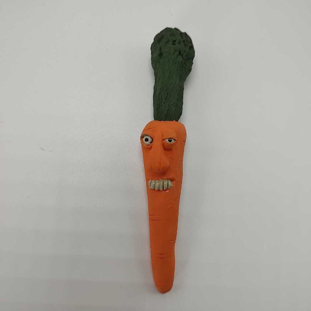 Dan Carrot from the Patch, Smiling with Teeth, Orange 4.5