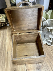 6905 Vintage Handcrafted Wood Treasure/Trinket Box, approx 1980