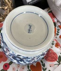 6905 Vintage Blue and White Porcelain Container