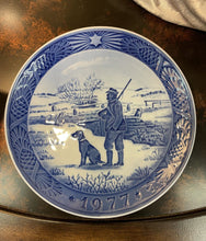 Load image into Gallery viewer, 6905 Royal Copenhagen Immervad Bridge 1977, Porcelain Plate
