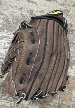 Load image into Gallery viewer, 7125 Mizuno 9&quot; Youth Prospect Baseball Glove, Power Close, MPR 900P
