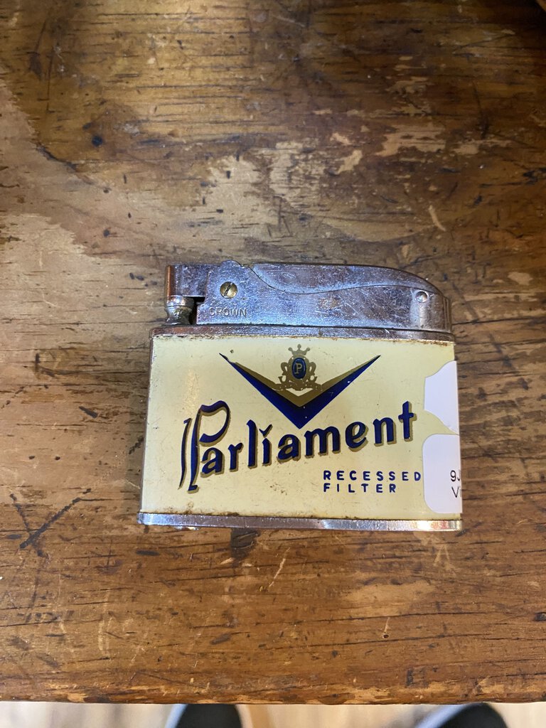 Vintage Parliament Lighter 2
