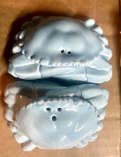 Load image into Gallery viewer, Crab salt and pepper shaker set

