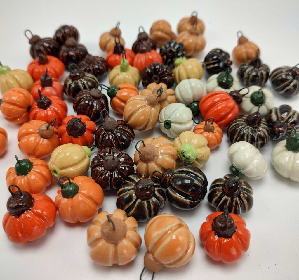 5 Mini Fall Ornaments - Pumpkins Same Color