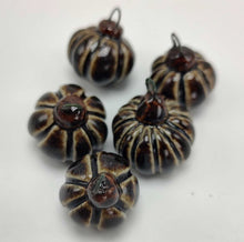 Load image into Gallery viewer, 5 Mini Fall Ornaments - Pumpkins Same Color
