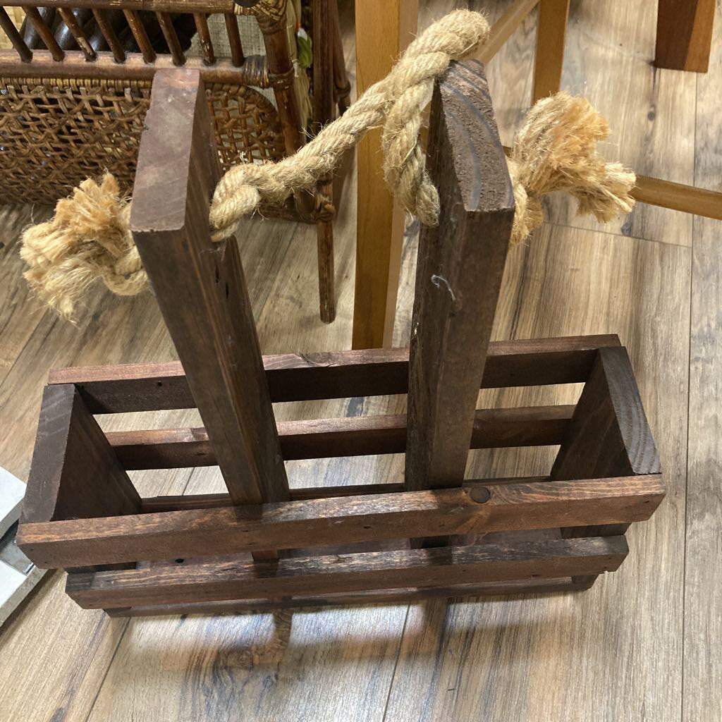 Wooden 3 space wine carrier with rope handle