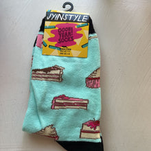 Load image into Gallery viewer, Oooh Yeah Cake Party Crew Socks WD5002C
