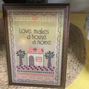 Wall plaque Live makes a house a home