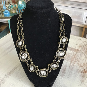 12646 Ant Br Medallion Necklace