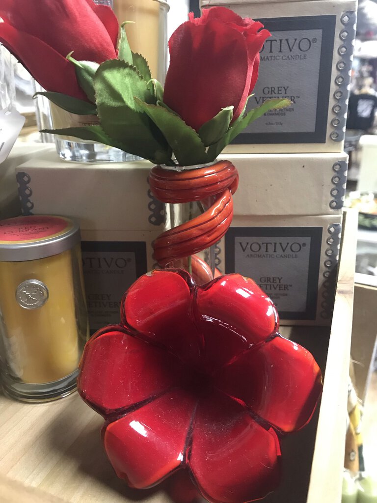 8481 Red Lily Bud Vase